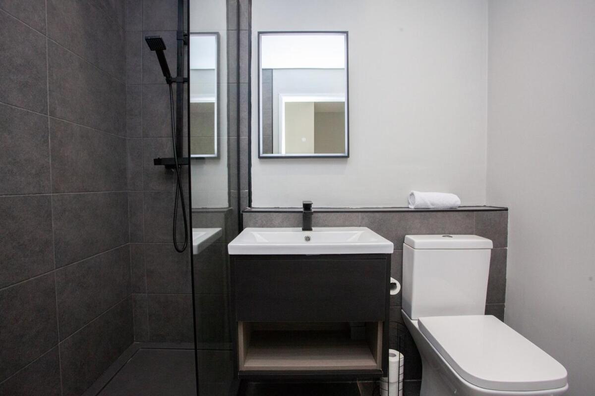 Stylish And Modern 2 Bed House Holiday home Glasgow