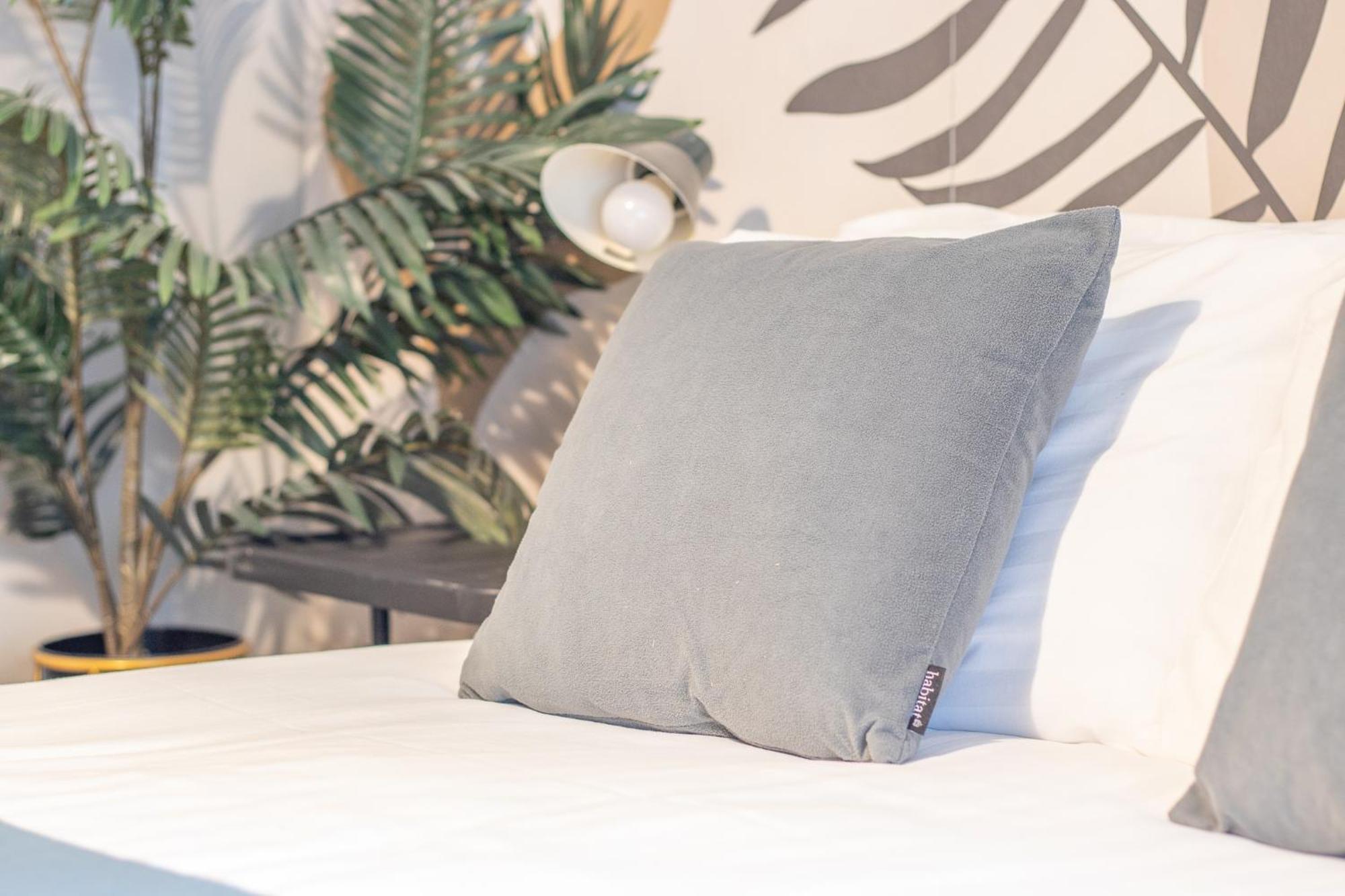 Apartment Pass The Keys Cosy Palm West End *