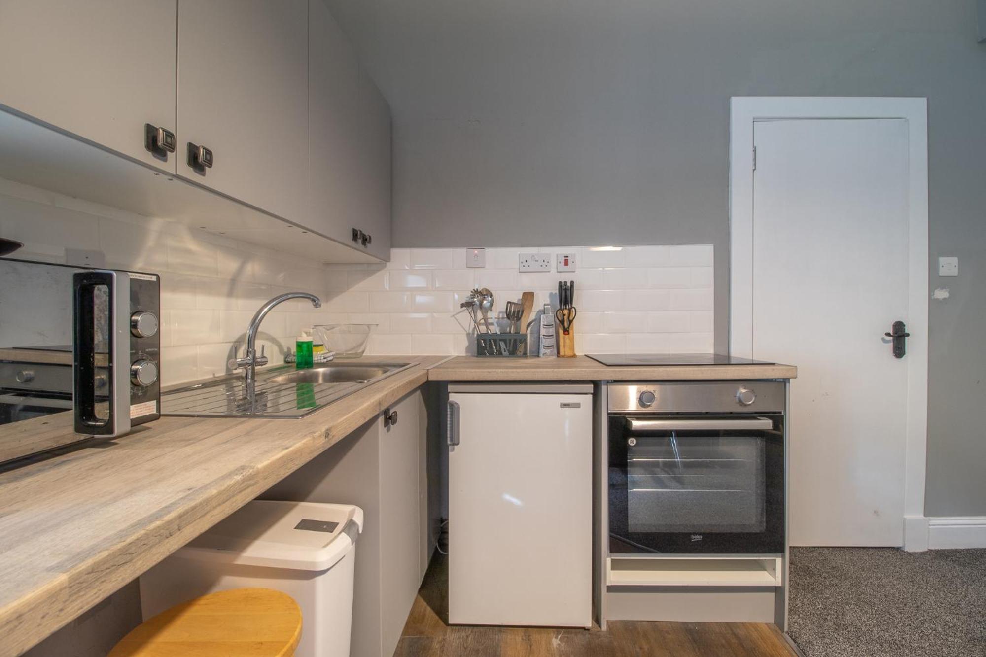 Pass The Keys Cosy Palm West End Apartment