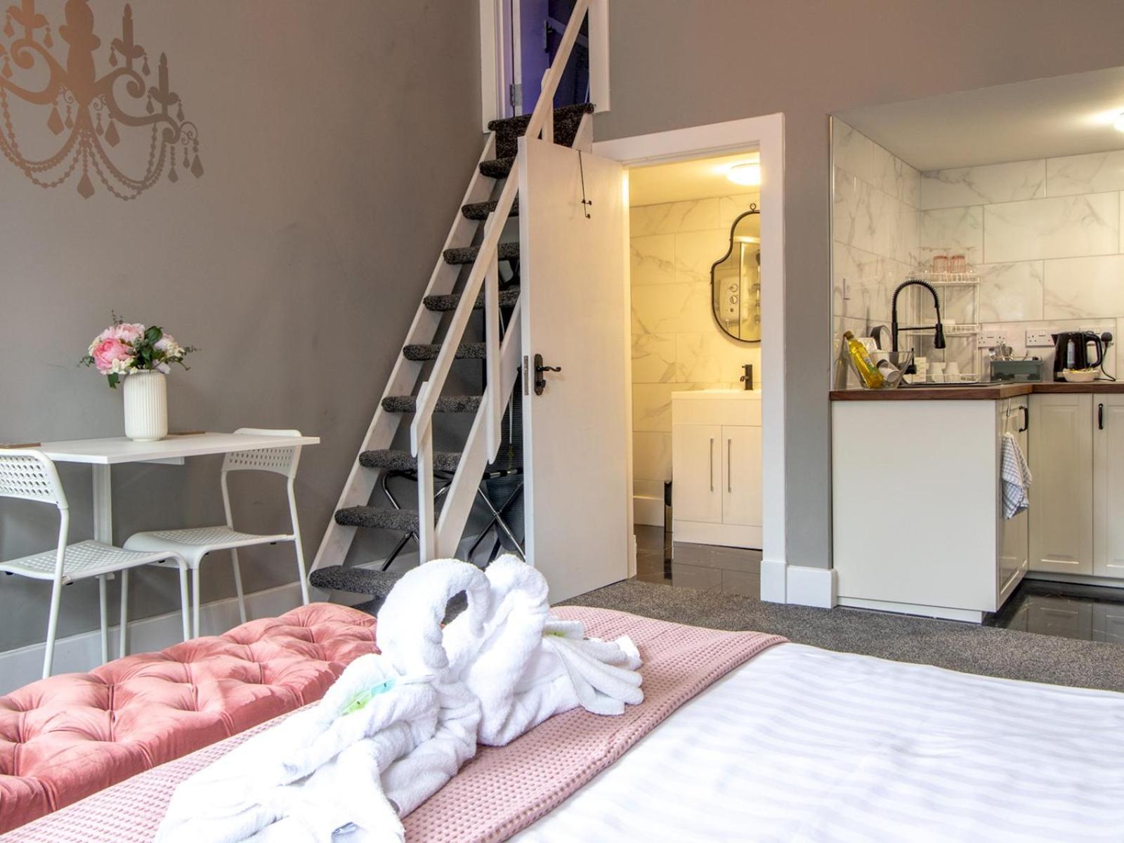 Apartment Pass The Keys Dream With Loft West End