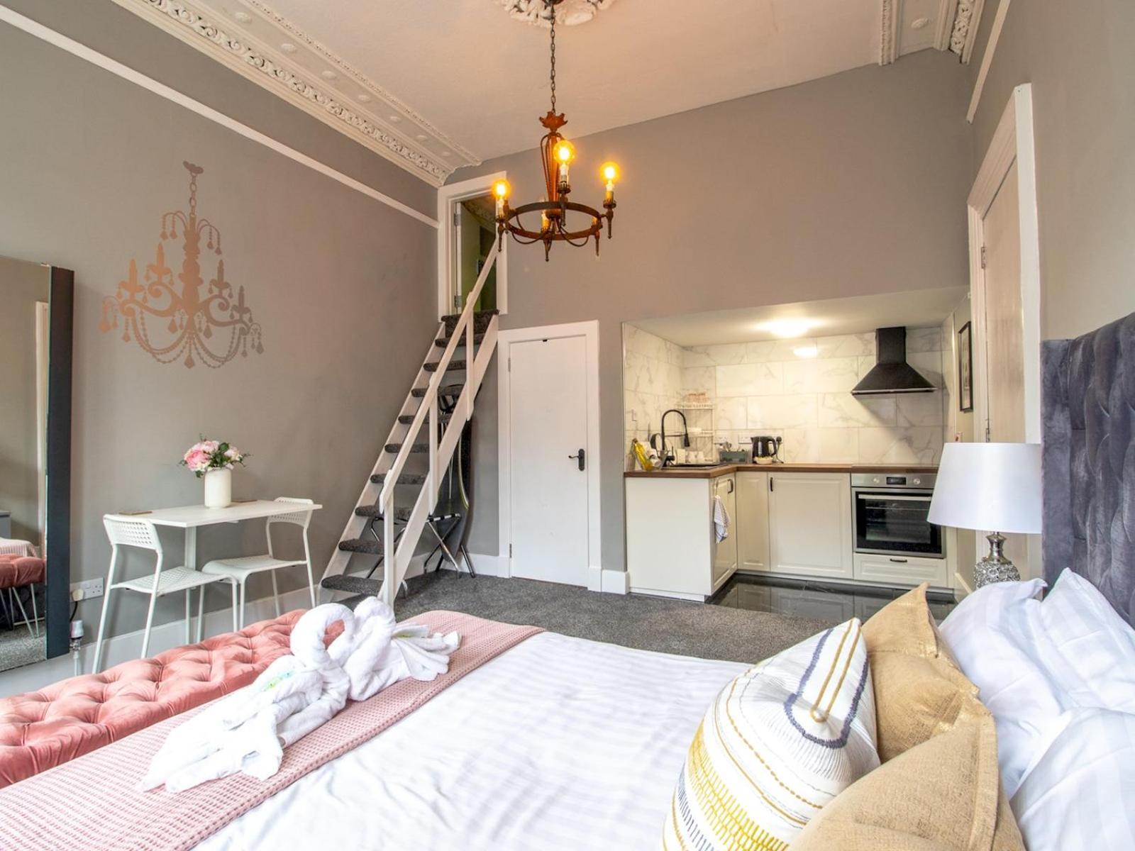 Apartment Pass The Keys Dream With Loft West End *