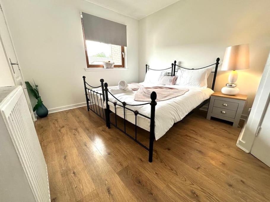 Apartment 2 Bed Entire Upper Flat In