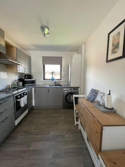 2 Bed Entire Upper Flat In *