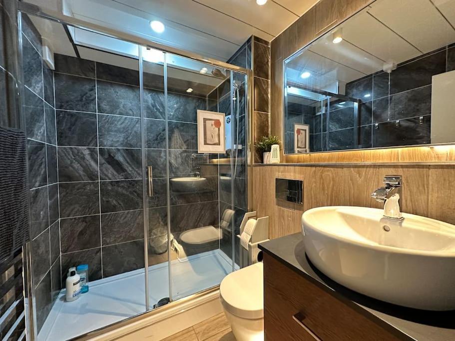 Apartment Floor Of The Building, Spectacular Views! *