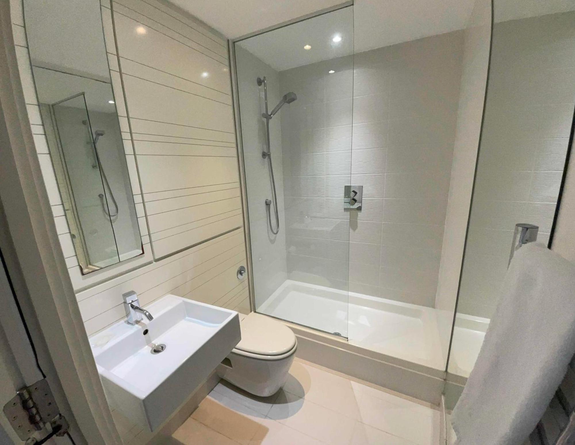 Harbour River West End Apartment *