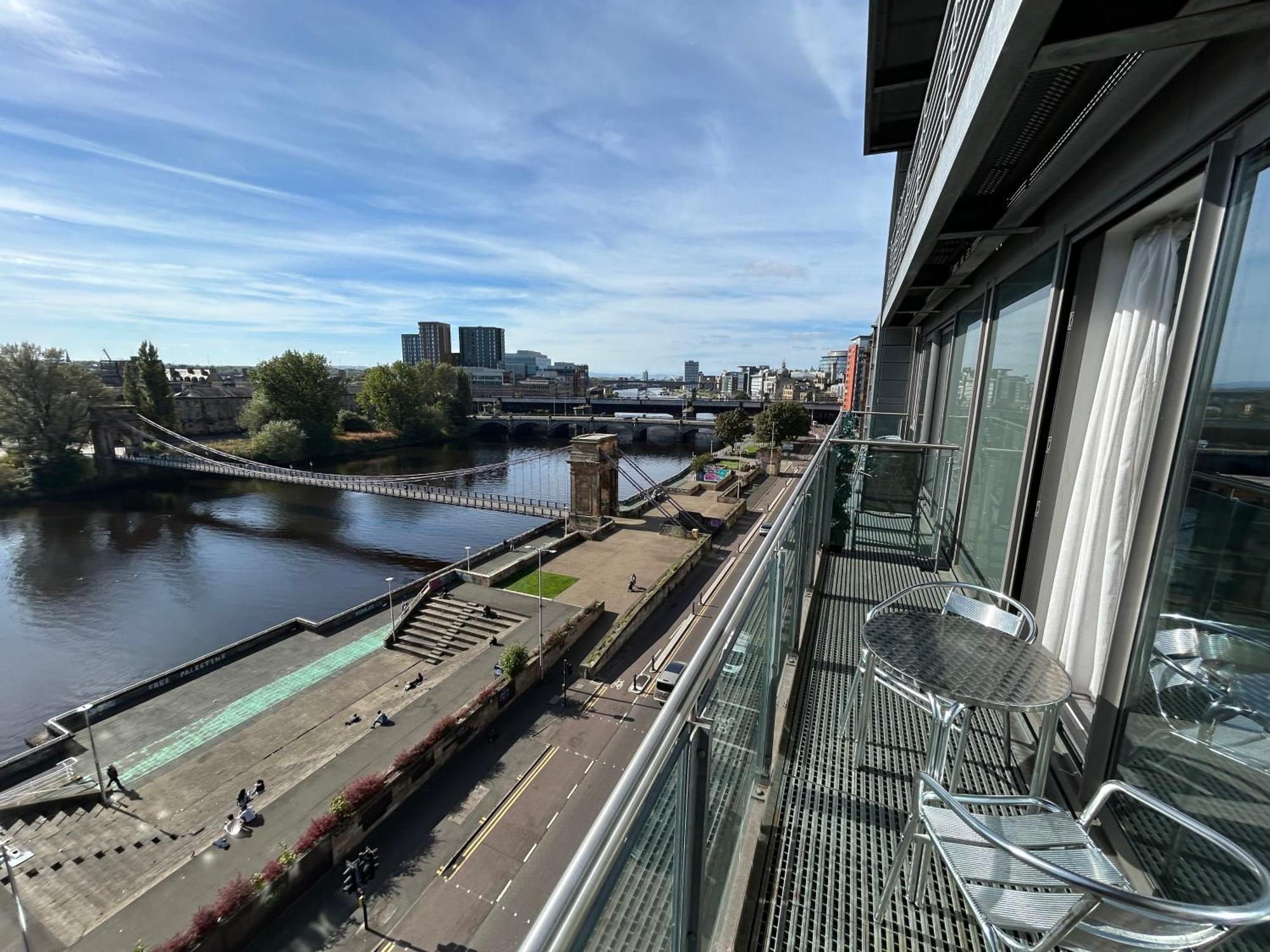 Apartment Principal - Clyde Waterfront