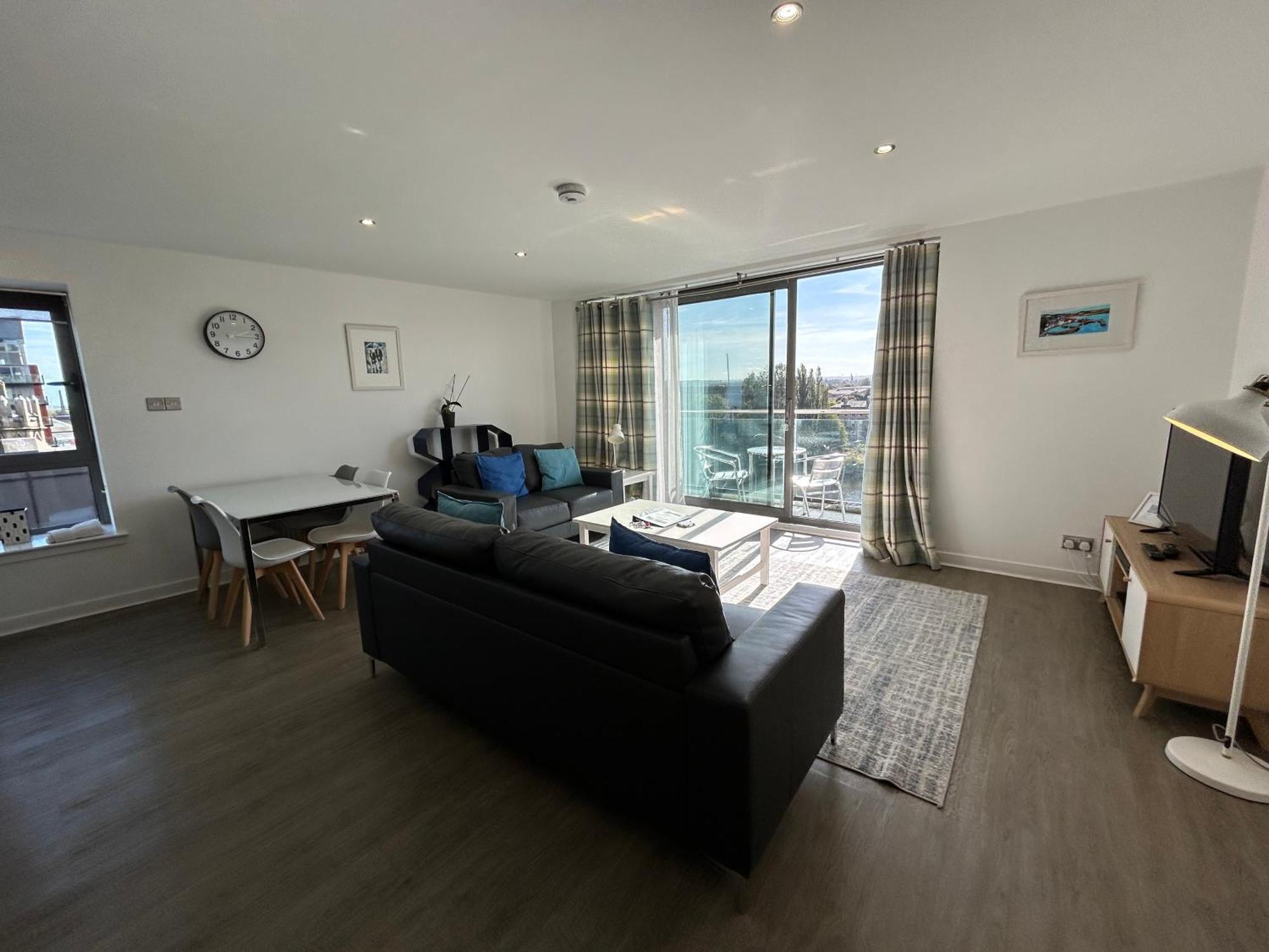 Principal - Clyde Waterfront Apartment