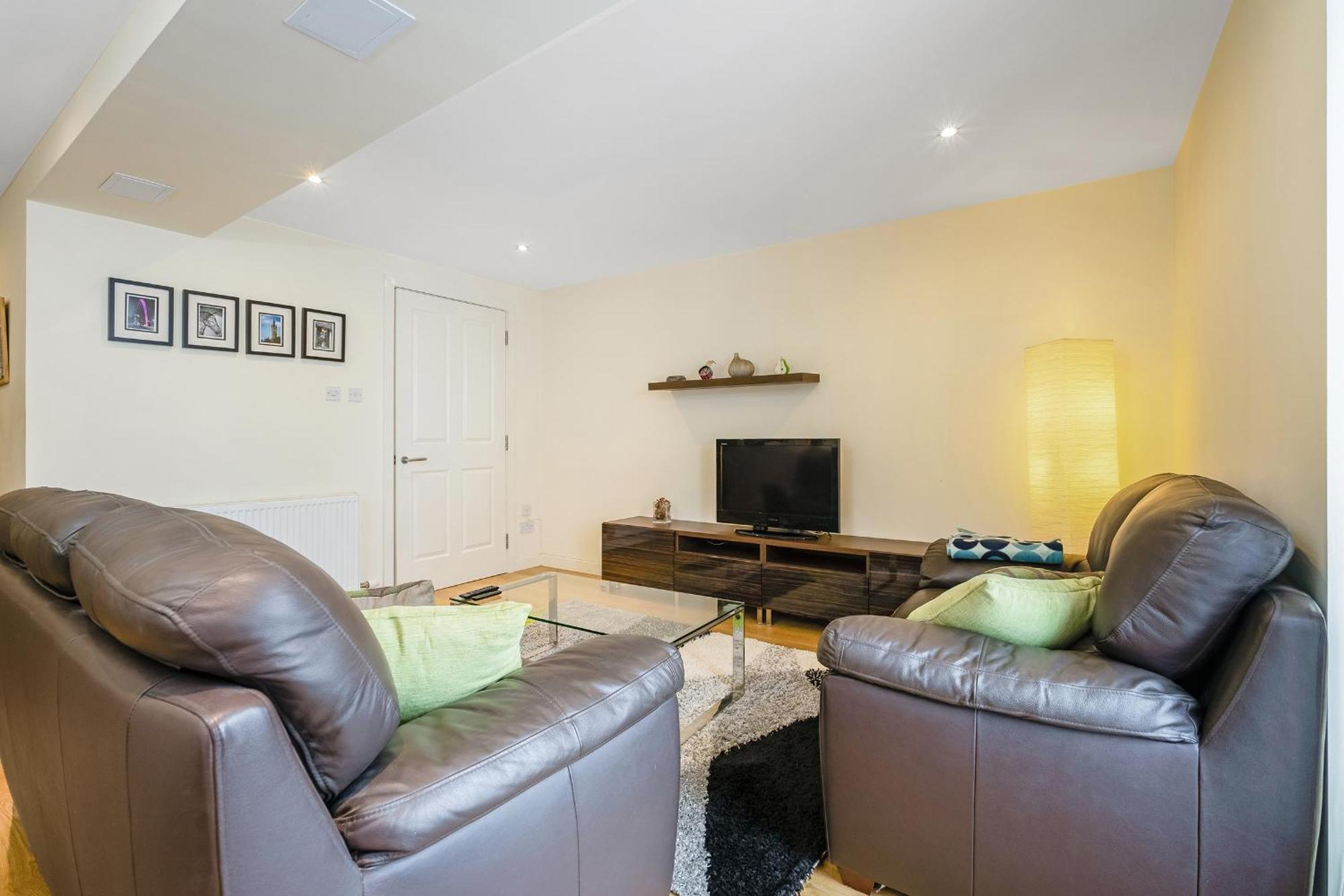 Apartment Bell Street