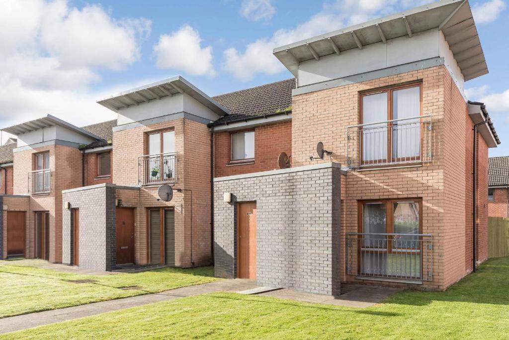 Apartment 2 Bed Entire Upper Flat In