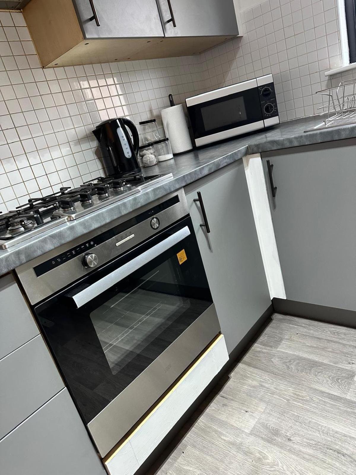 2 Bed Entire Upper Flat In