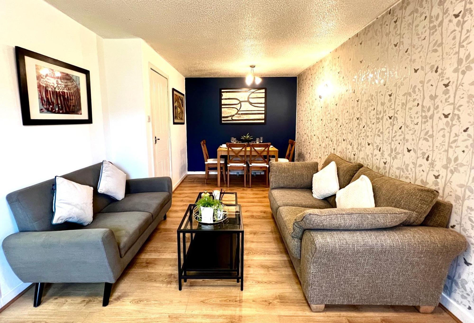 Ground Floor Flat With Free Parking & Wifi Apartment