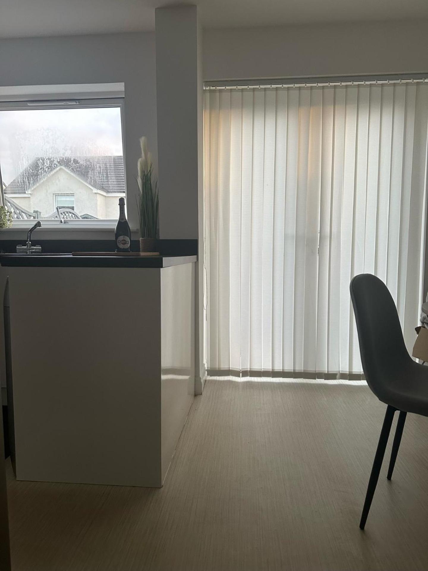 Black Daisy Apartment Glasgow