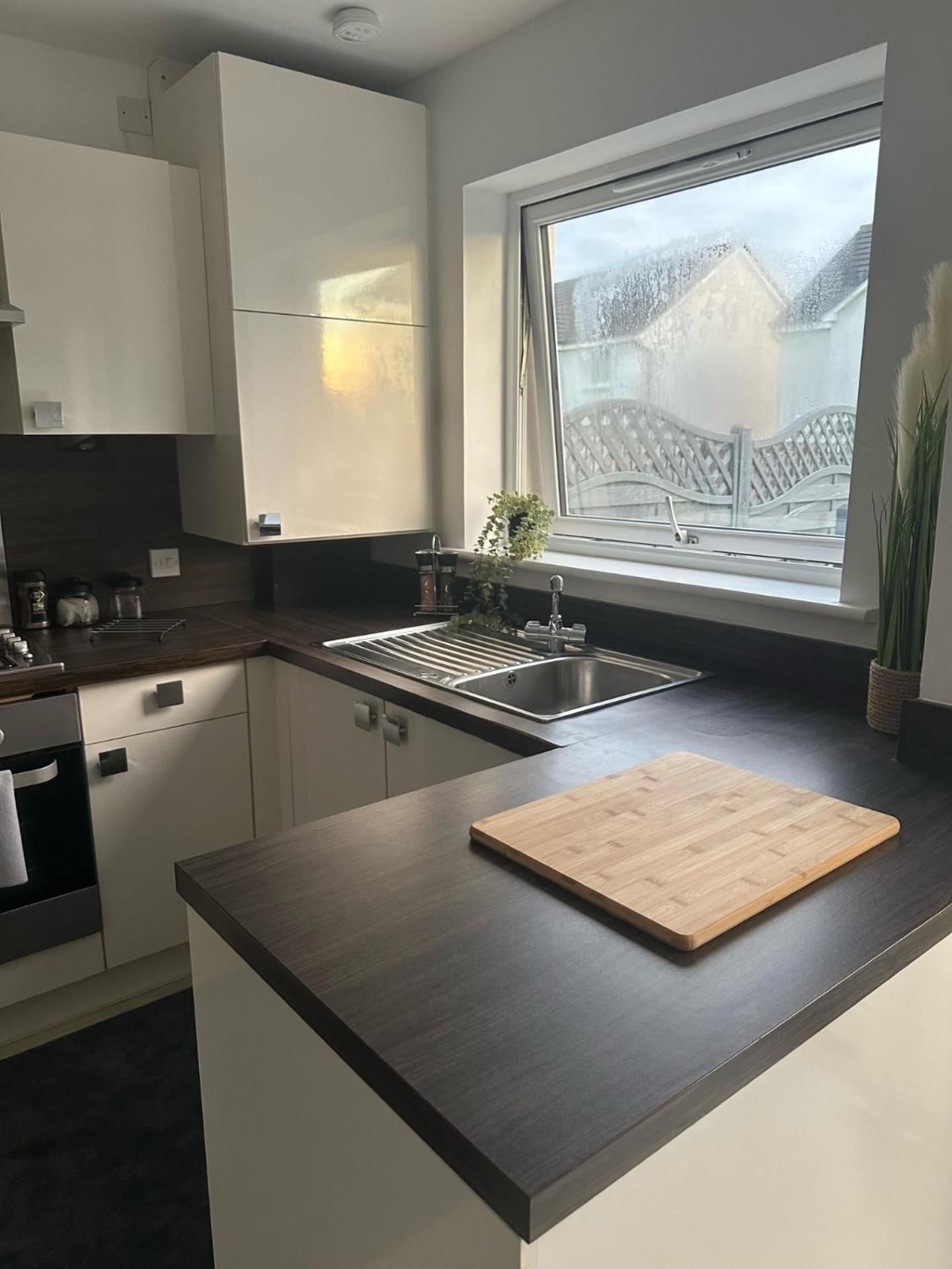 Black Daisy Apartment Glasgow