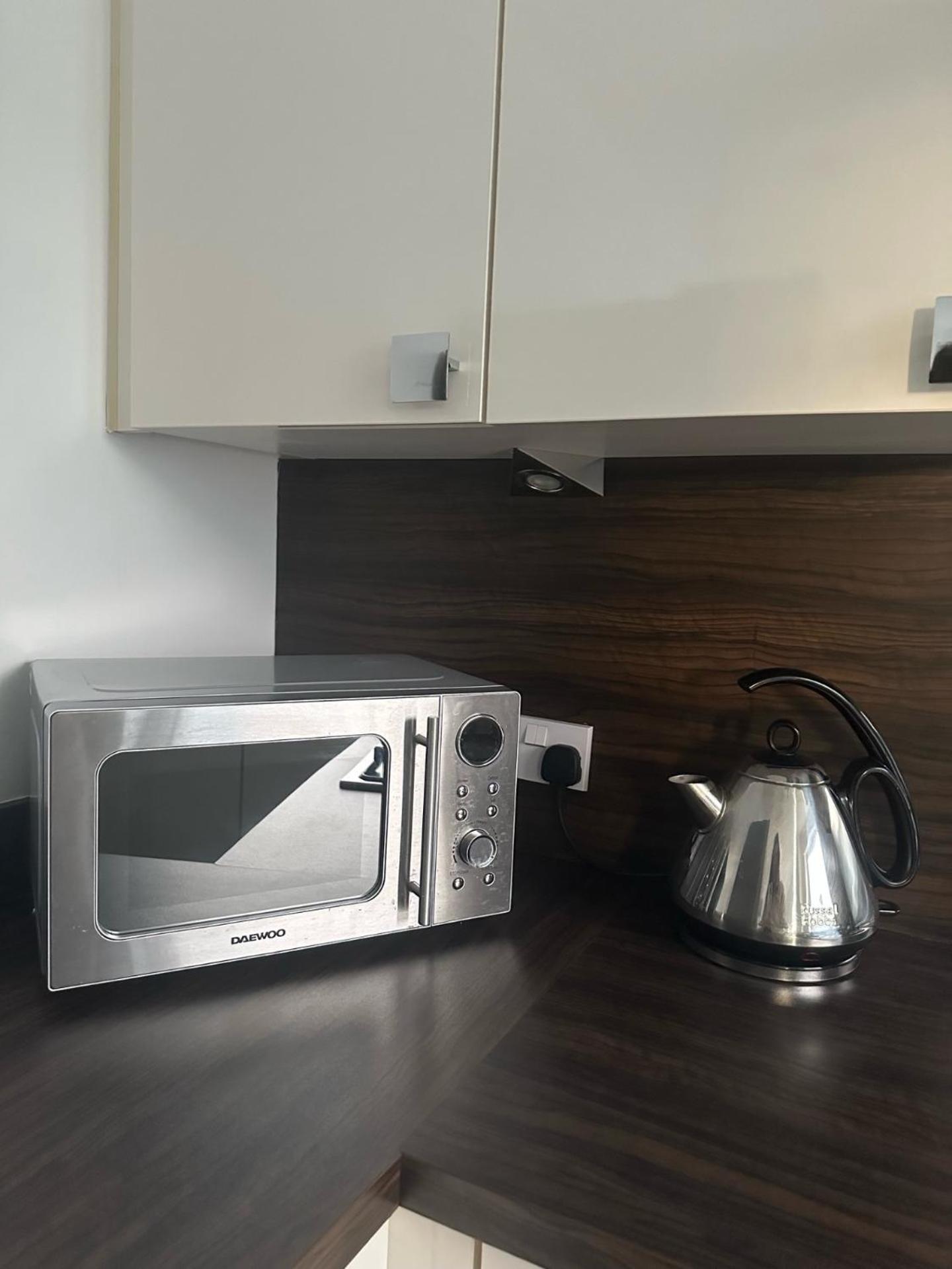 Apartment Black Daisy Glasgow