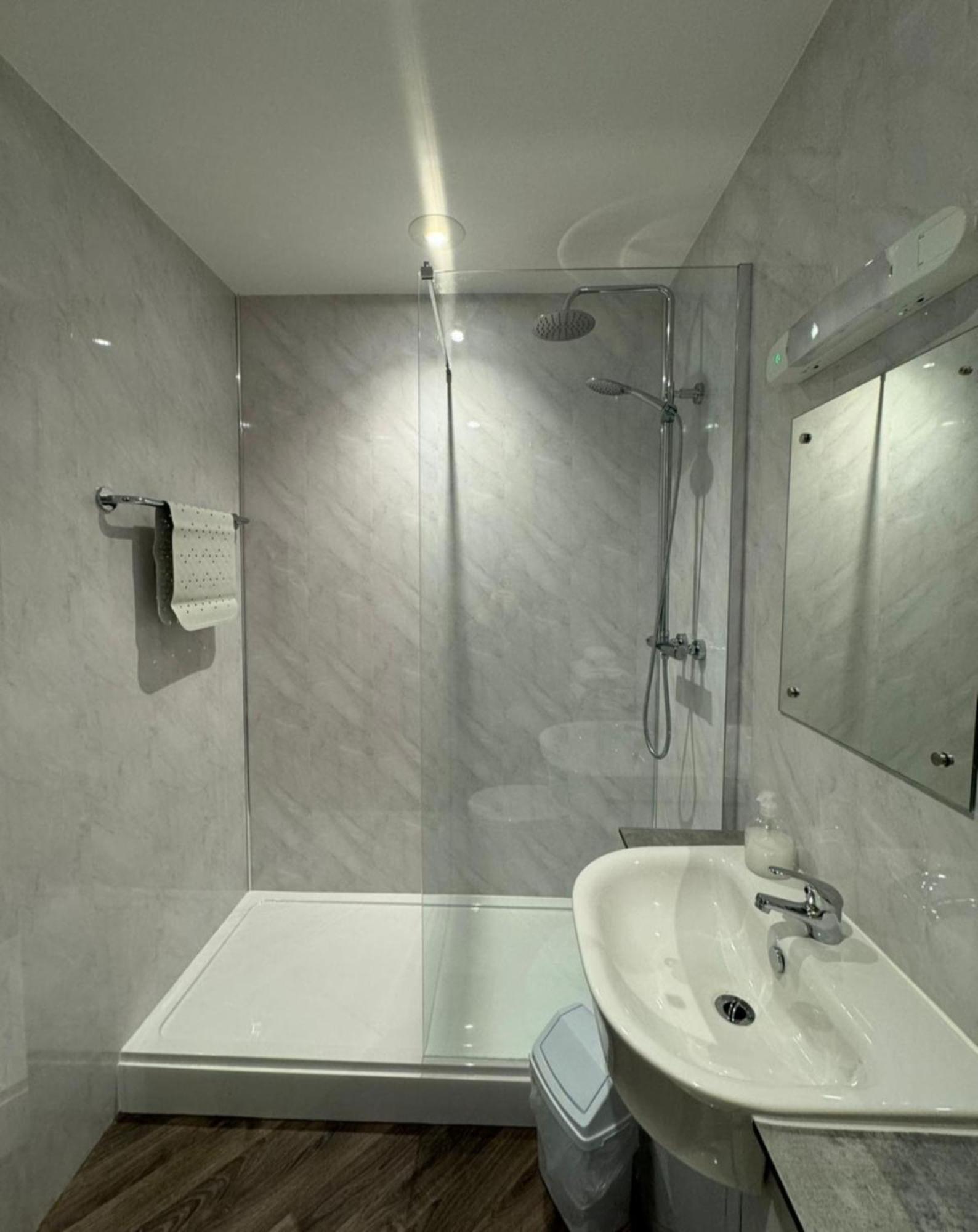 Britannia 3*
