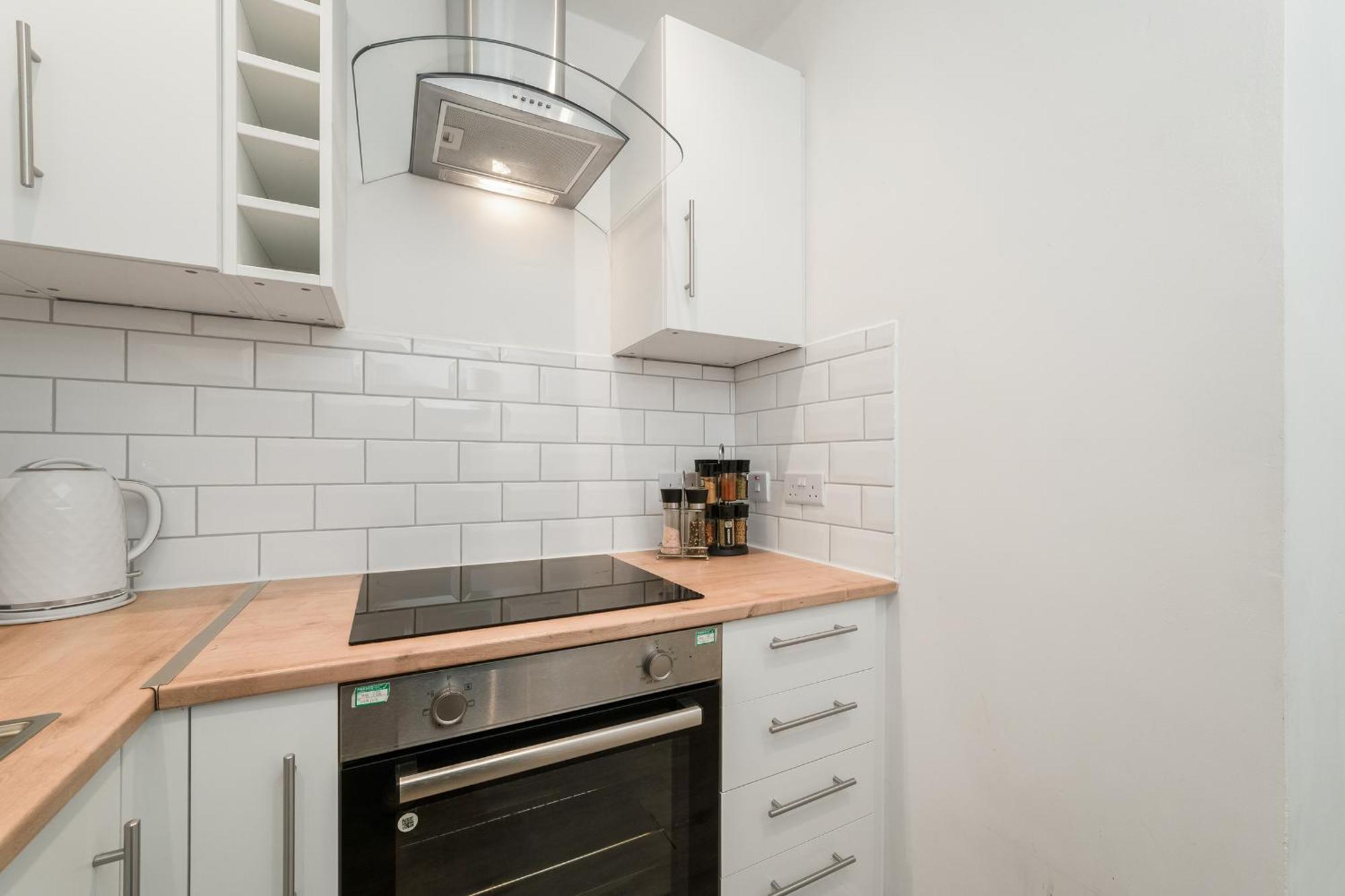 4 Beds - Gateway Getaway Apartment *