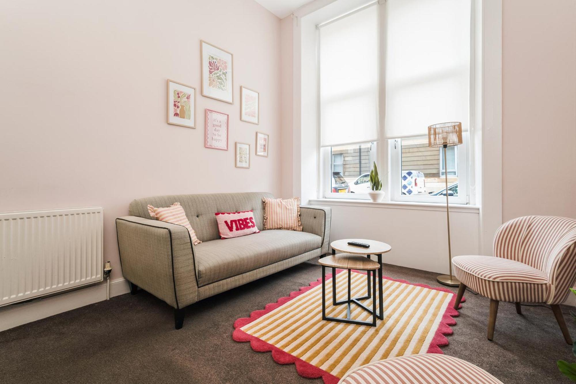 4 Beds - Gateway Getaway Glasgow