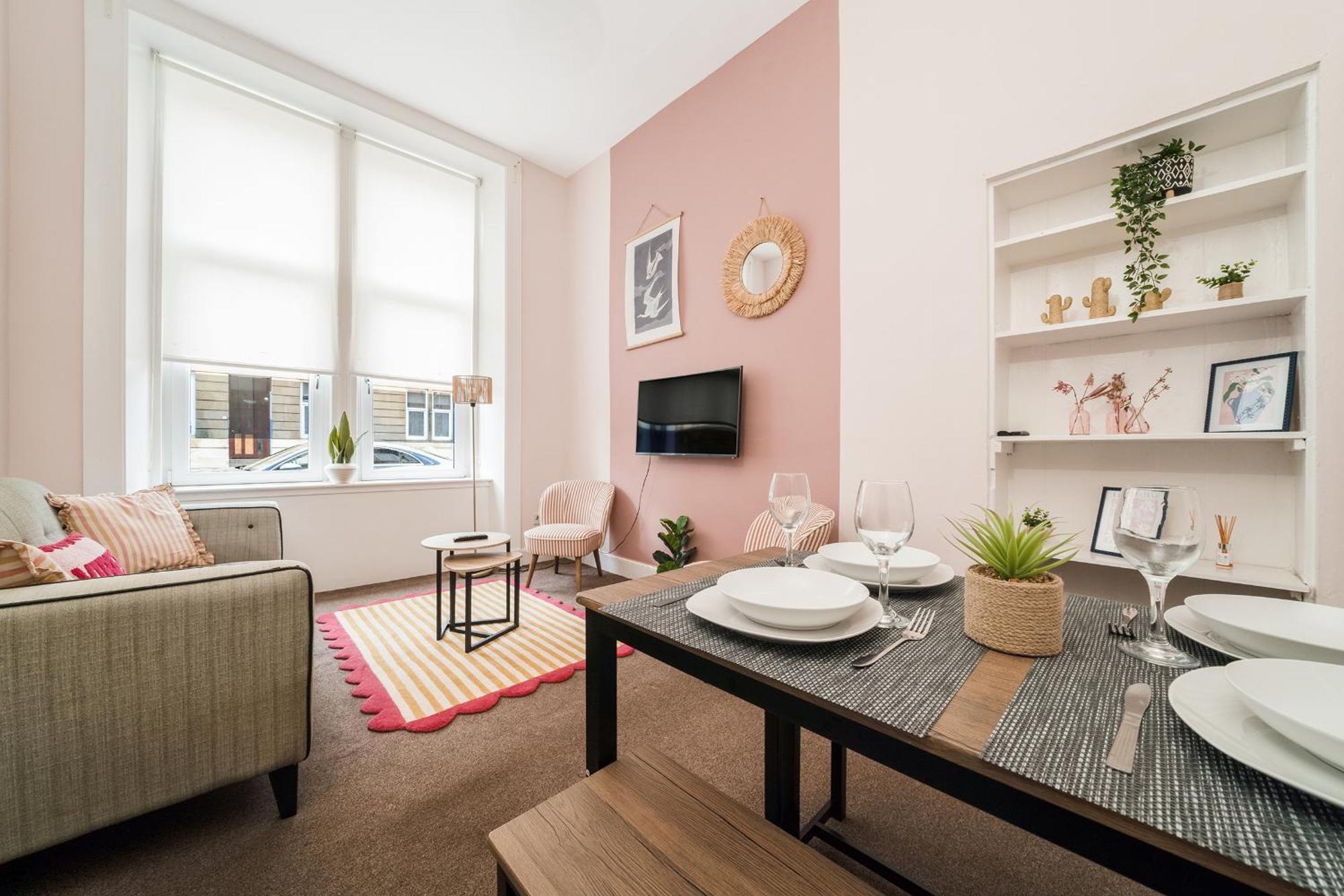 4 Beds - Gateway Getaway * Glasgow