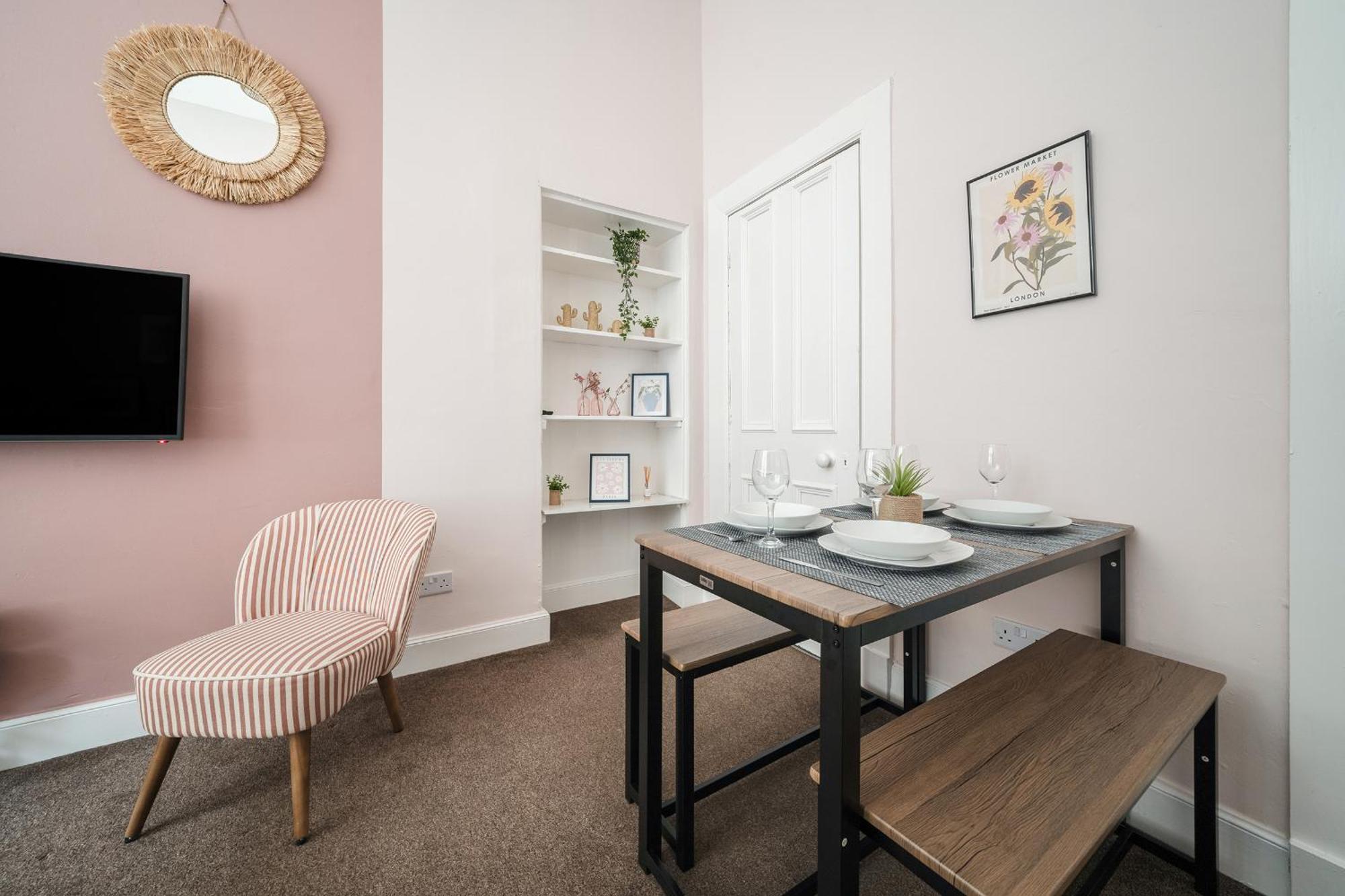 4 Beds - Gateway Getaway Apartment Glasgow