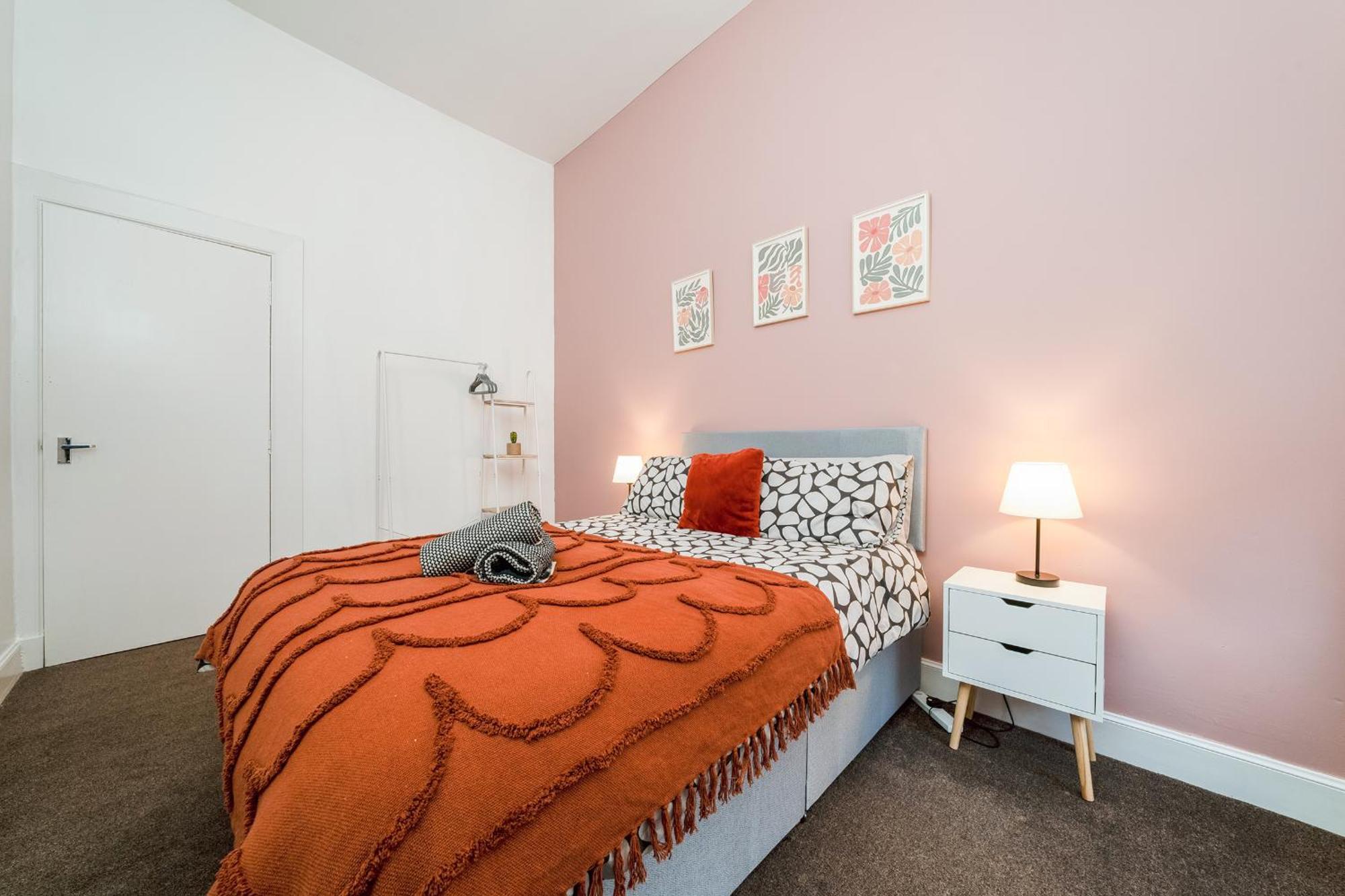 4 Beds - Gateway Getaway Apartment *