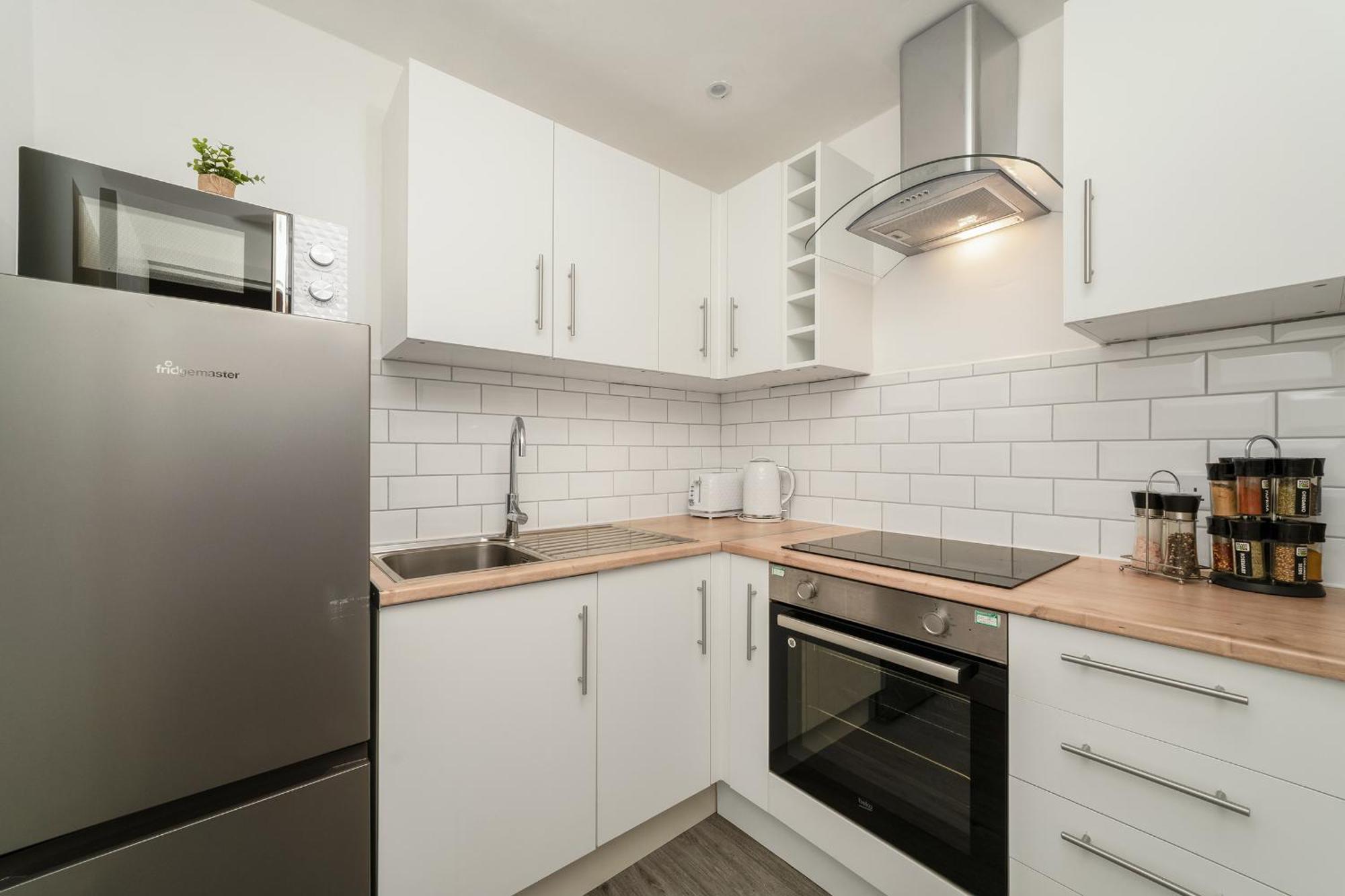 4 Beds - Gateway Getaway Apartment *