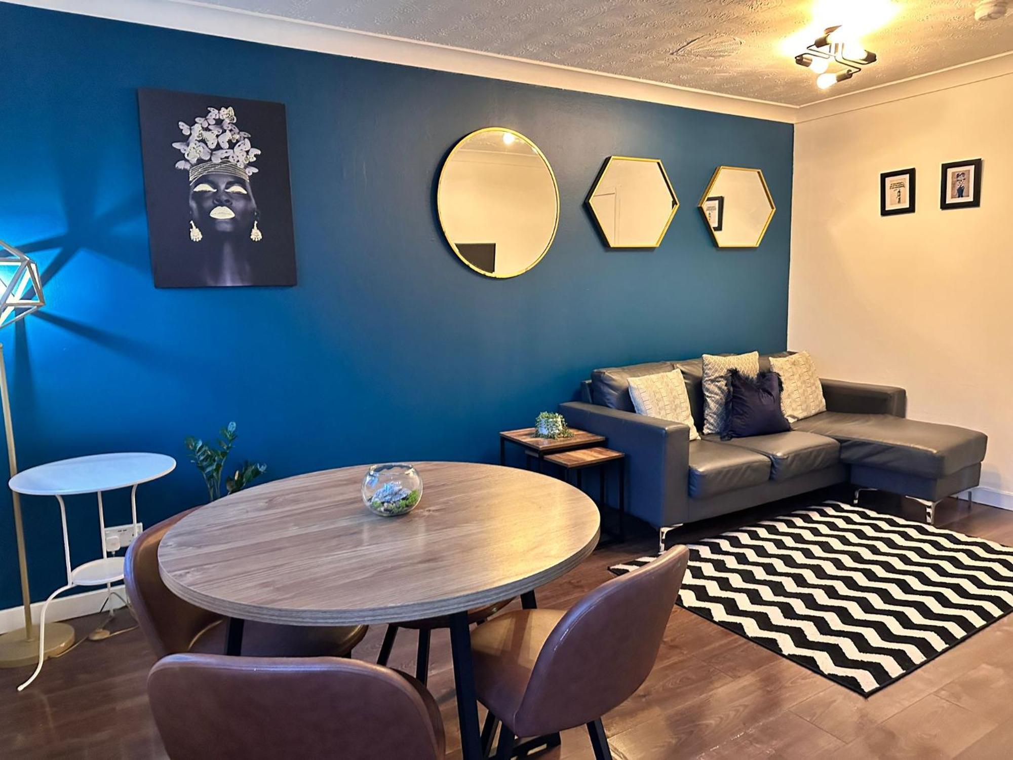 Brightcentral With Parking Apartment Glasgow