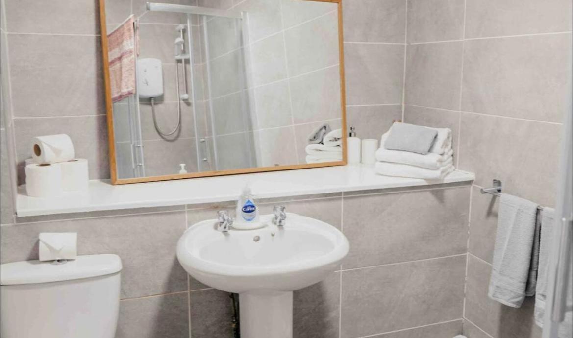 - 1 Bedroom Apartment Glasgow