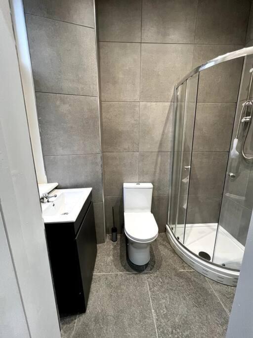 Queens Park Area, Beautiful Vibrant Ground Floor Lovely Glasgow