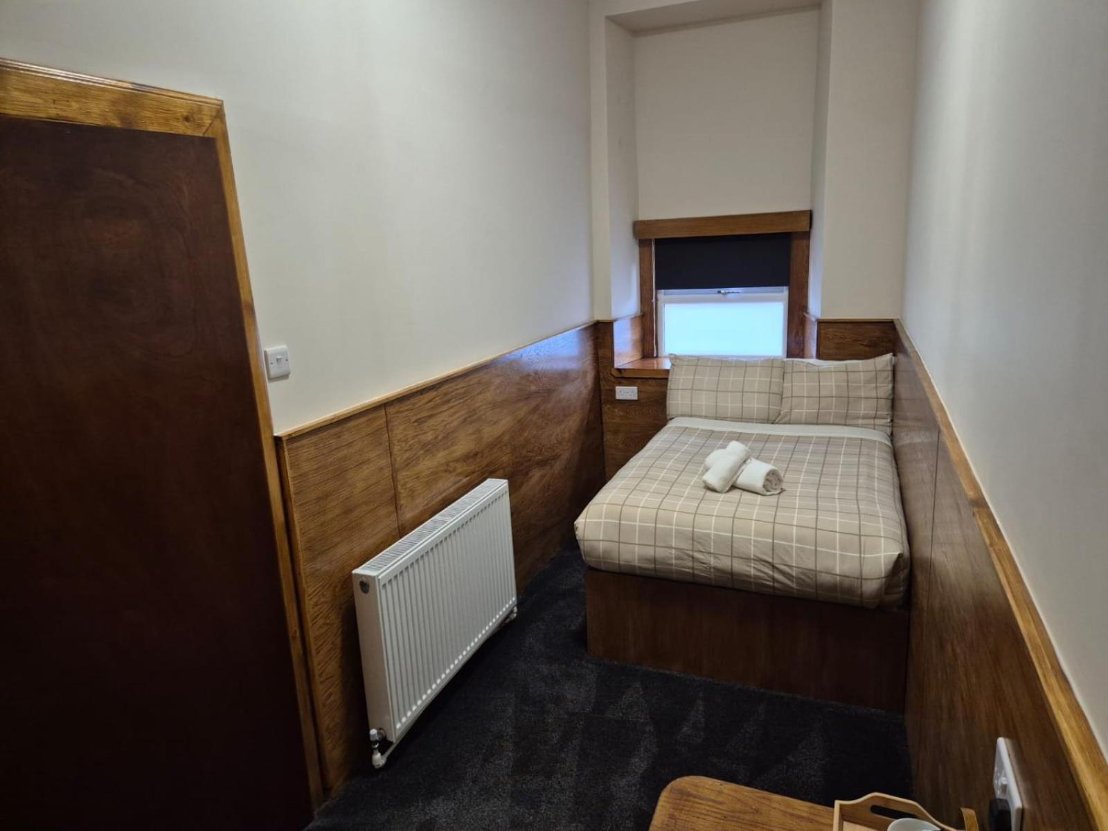 Douglas 3* Glasgow