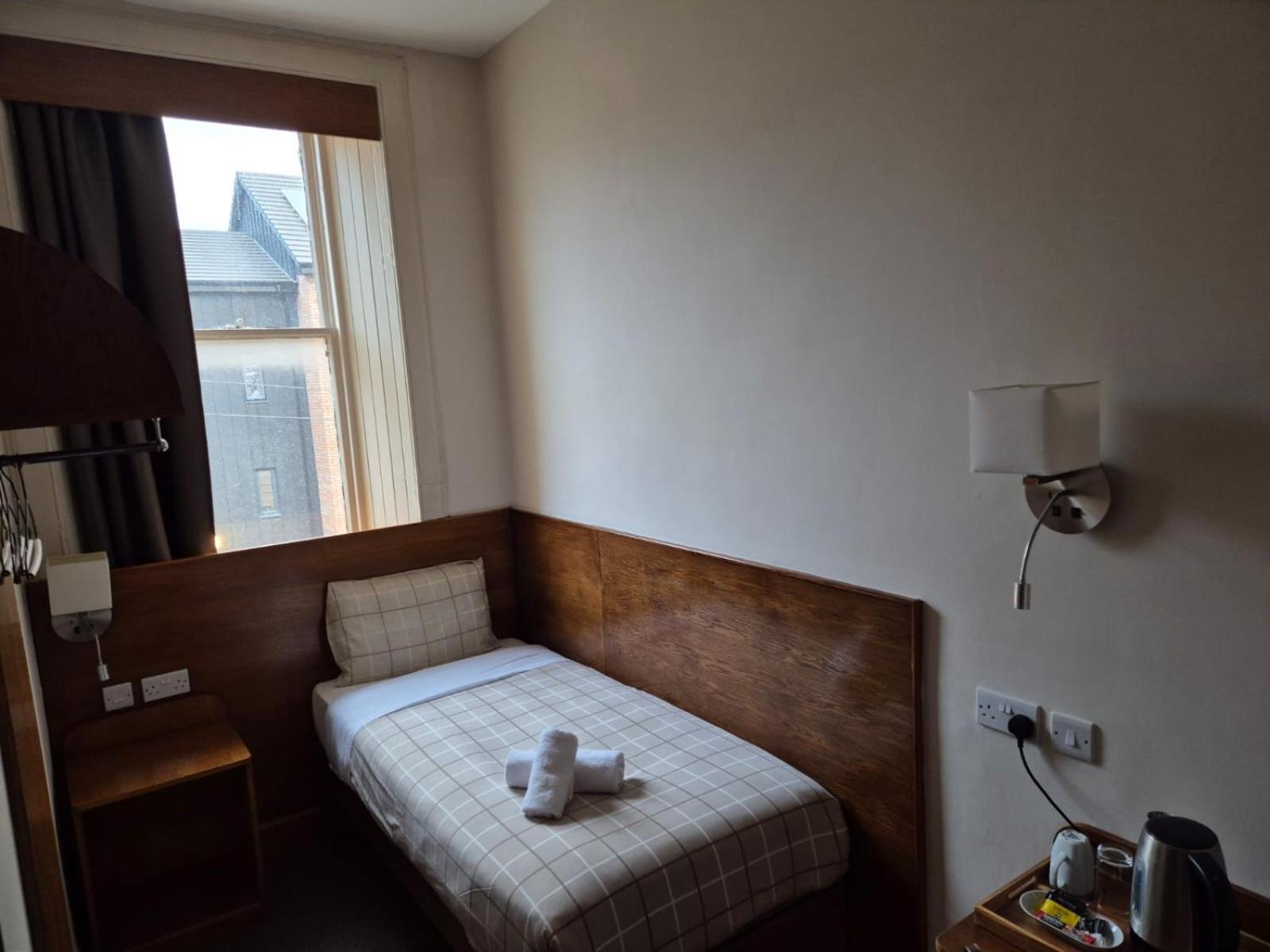 Douglas Hotel Glasgow