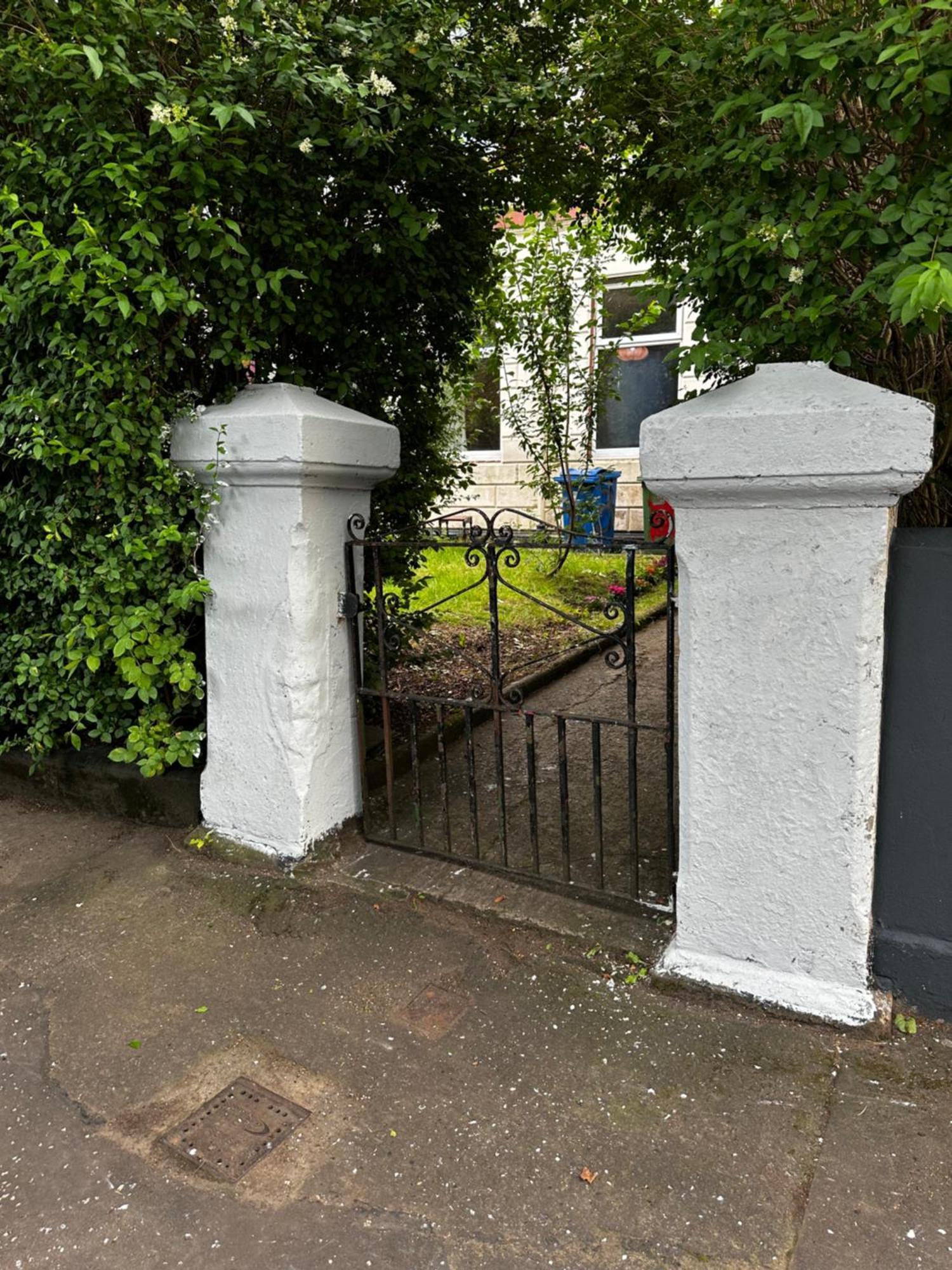 Traditional 5 Bedroom House Free Parking Westend Holiday home