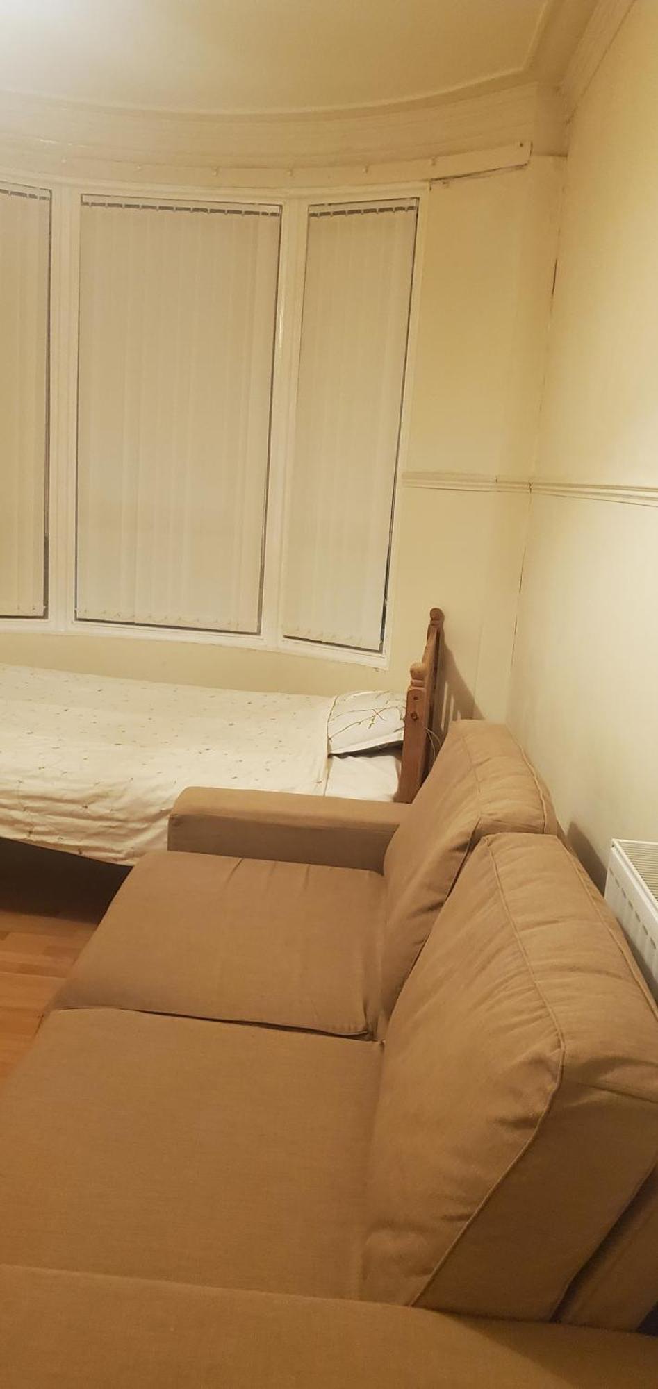 Apartment Flat In Close To Local Amenities *