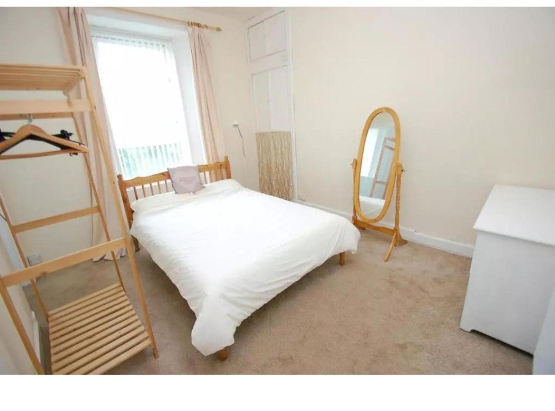 Flat In Close To Local Amenities Apartment Glasgow
