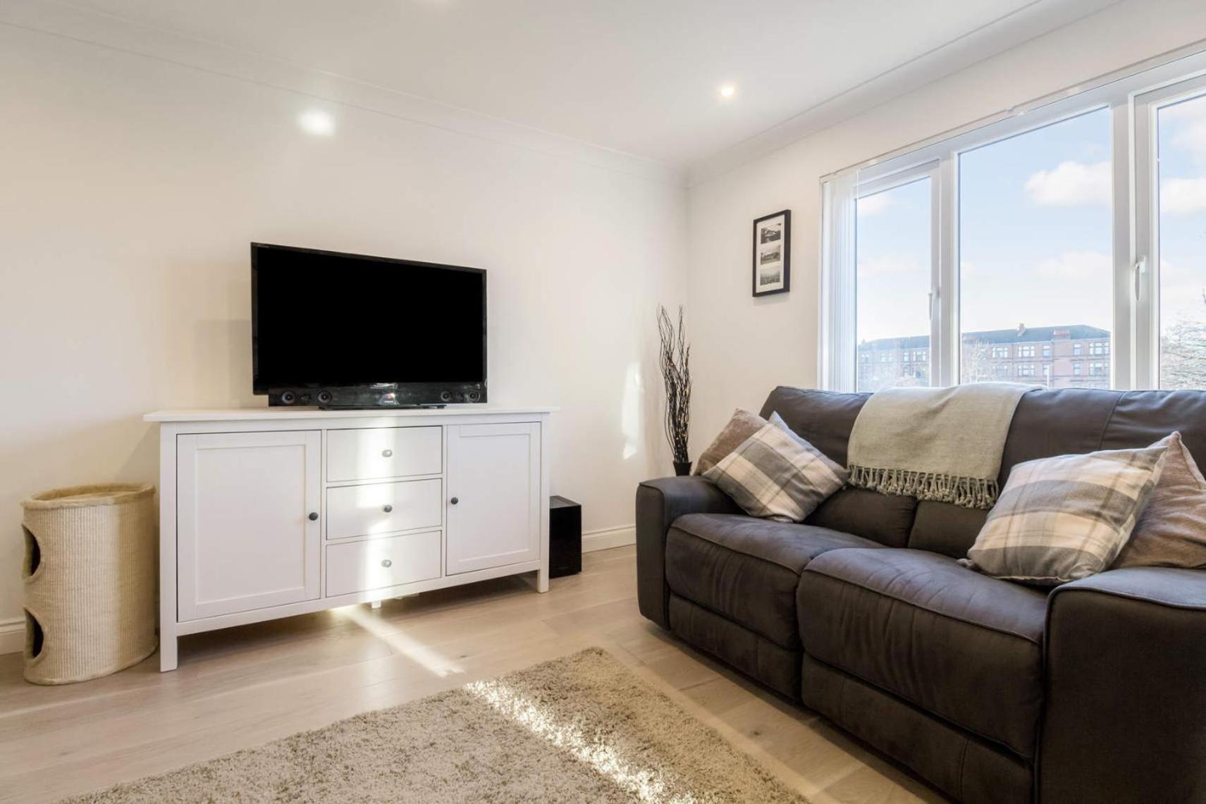 Bonnie Home, Queens Park, Centre And Hampden Stadium Nearby Holiday home