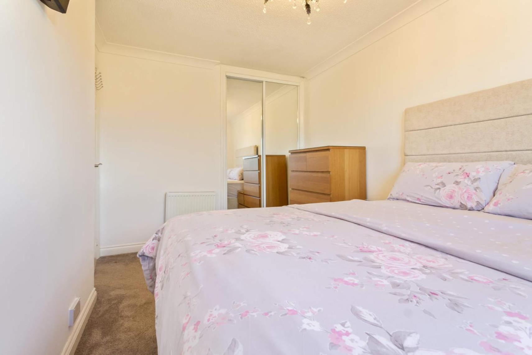 Bonnie Home, Queens Park, Centre And Hampden Stadium Nearby