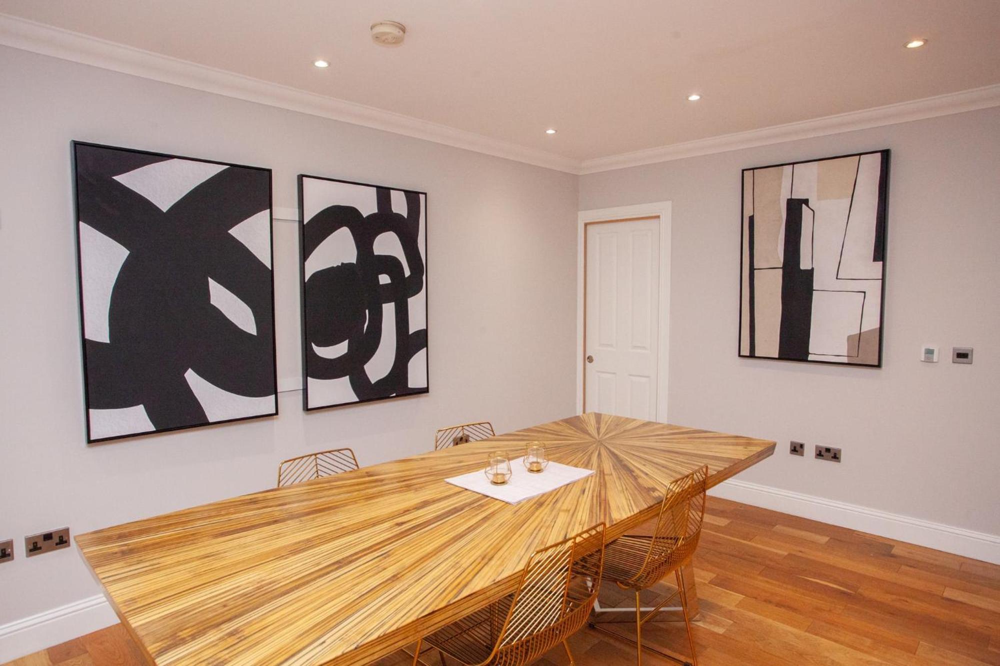 Charming Sandstone-basement In West End Glasgow