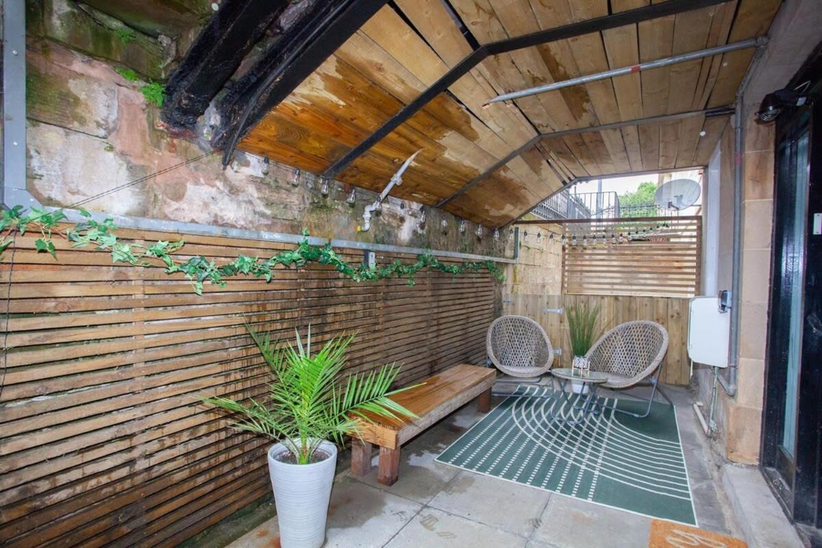Beautiful 2 Bed Flat With A Private Terrace * Glasgow