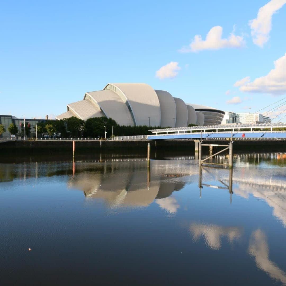 2 Bedroom Oasis In Centre Apartment Glasgow