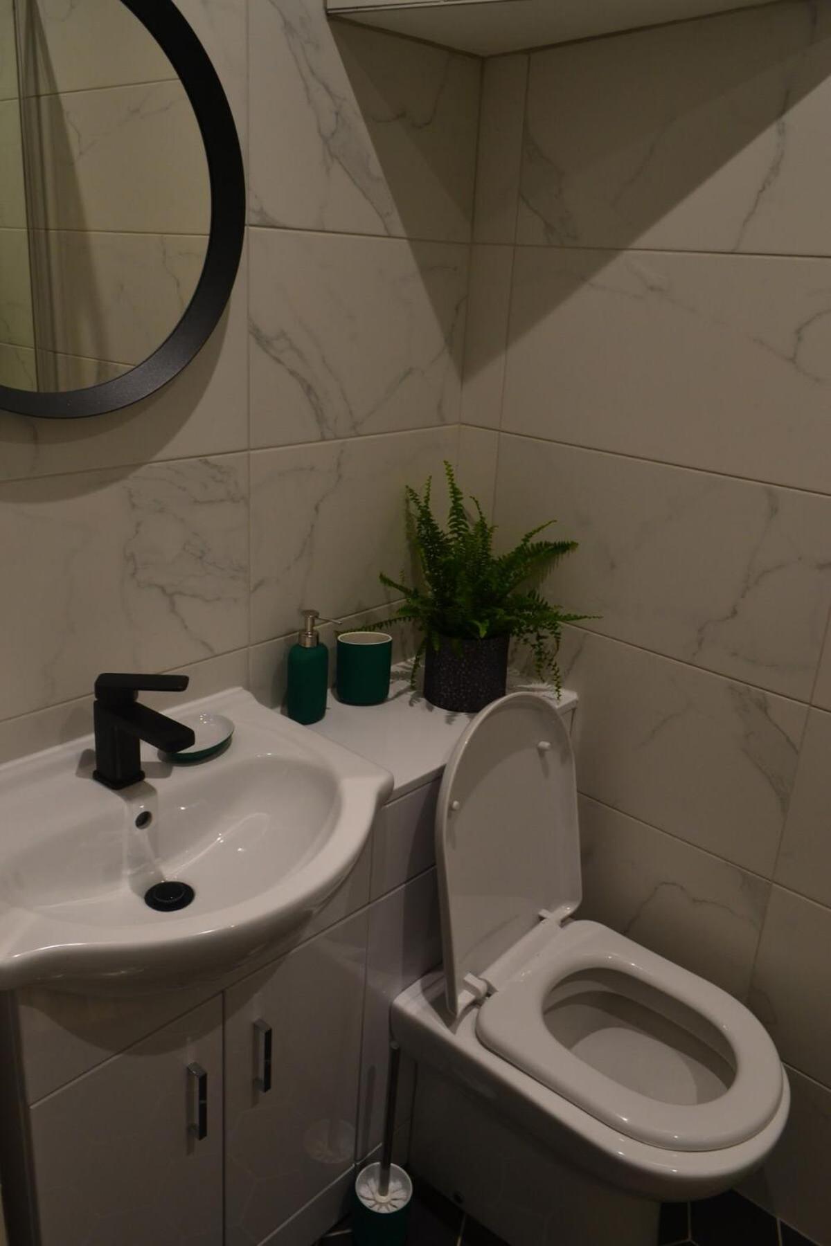 2 Bedroom Oasis In Centre * Glasgow