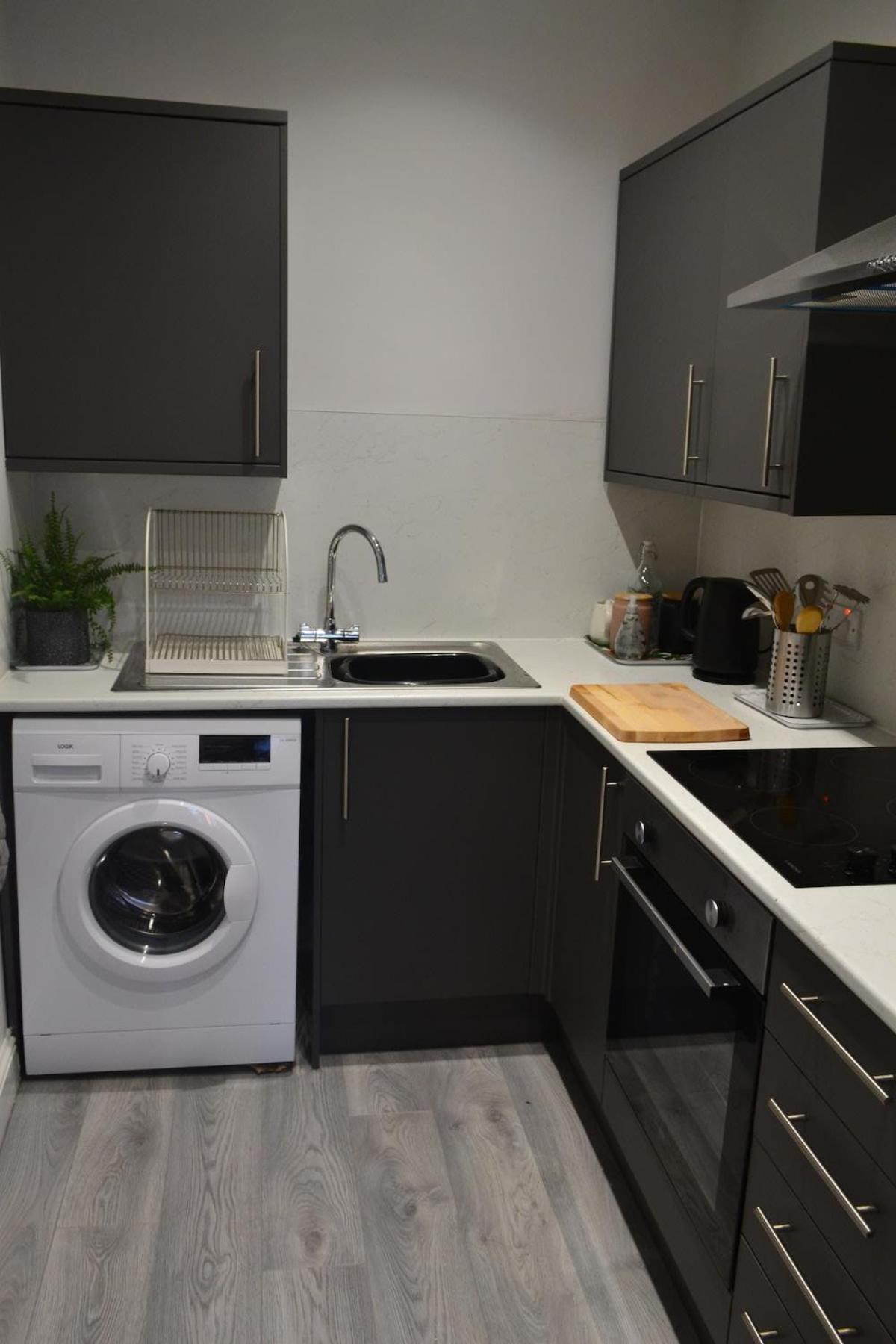 2 Bedroom Oasis In Centre Apartment