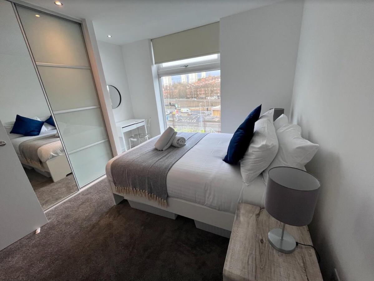 Stylish Newly Decorated 2 Bed Apartment