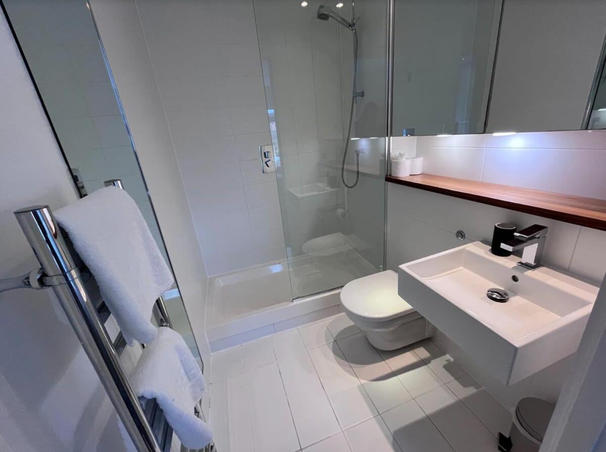 Apartment Stylish Newly Decorated 2 Bed