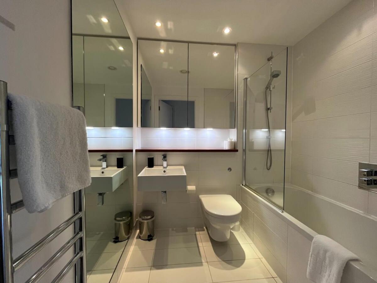Stylish Newly Decorated 2 Bed *