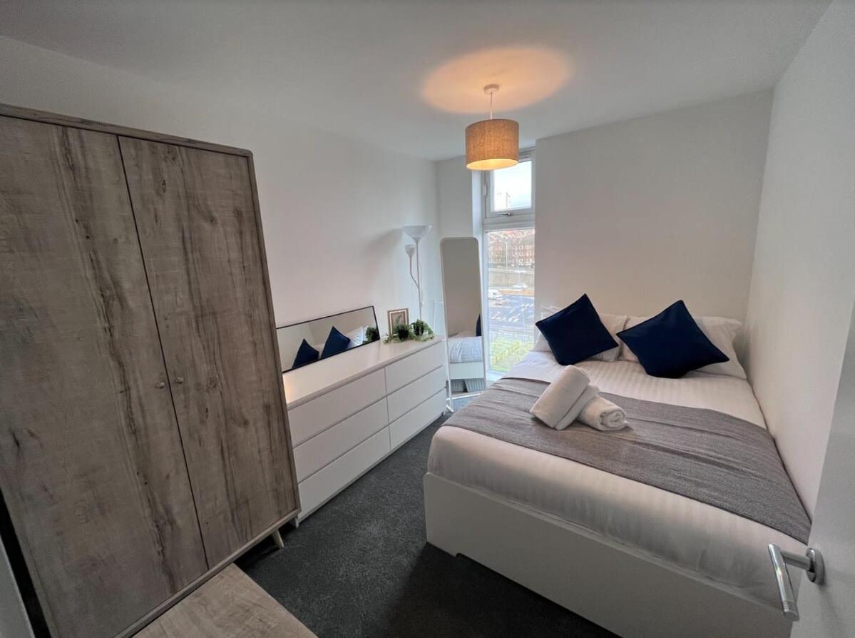 Stylish Newly Decorated 2 Bed