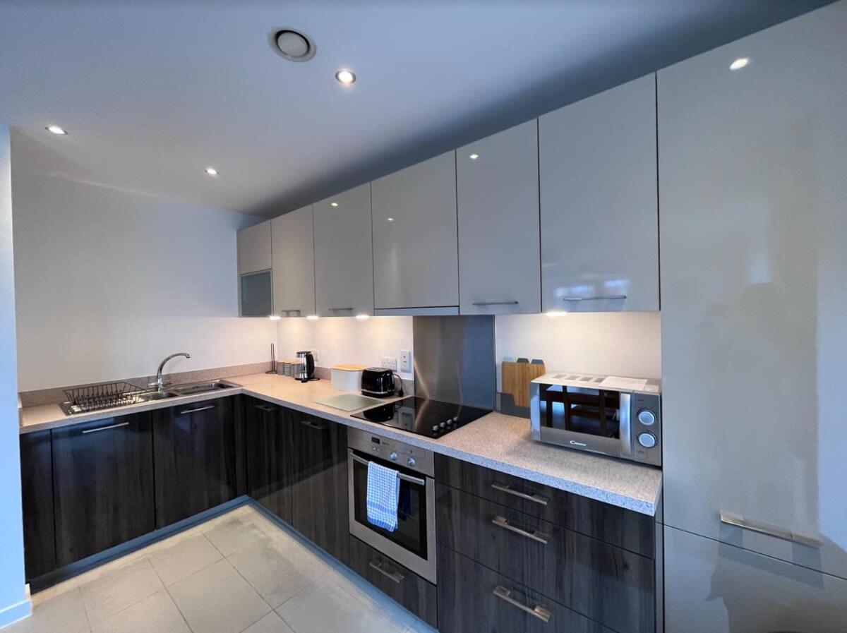 Stylish Newly Decorated 2 Bed Apartment Glasgow