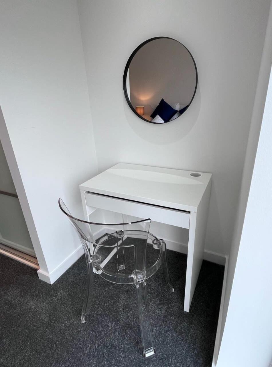 Stylish Newly Decorated 2 Bed Apartment