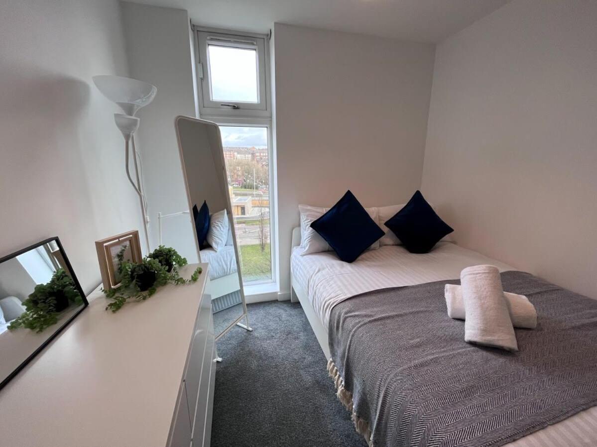 Apartment Stylish Newly Decorated 2 Bed Glasgow