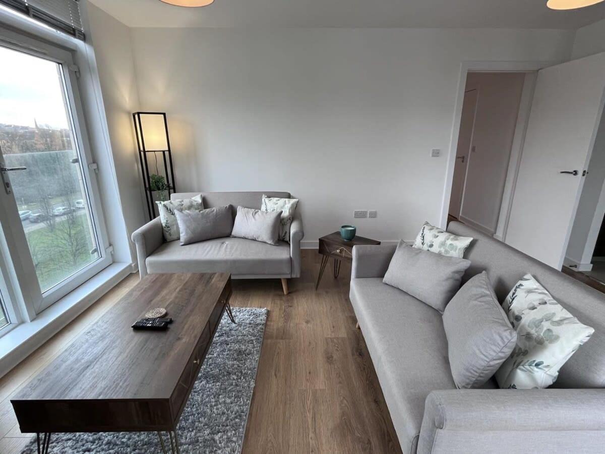 Stylish Newly Decorated 2 Bed Glasgow