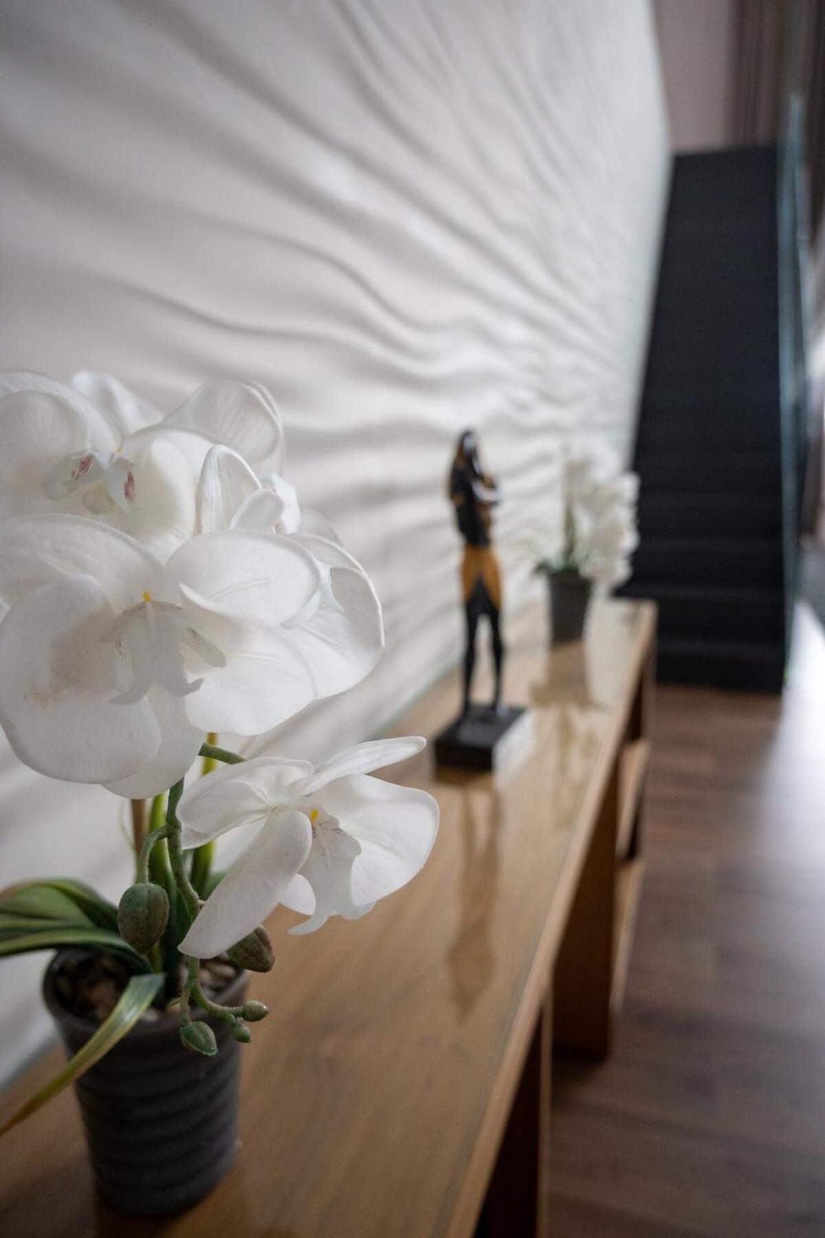 Stunning 3 Bed Penthouse In West End Apartment Glasgow