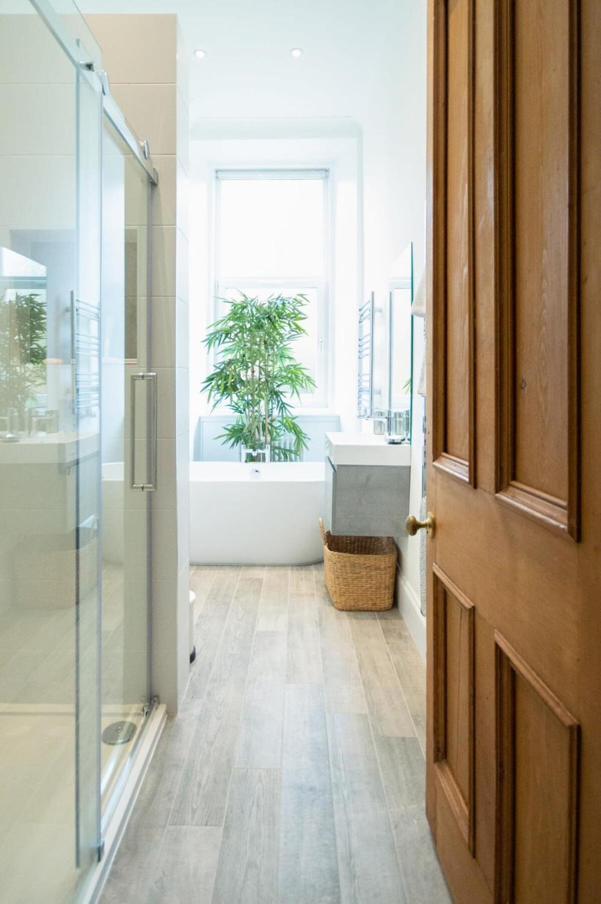 Stunning 3 Bed Flat In The Heart Of The West End